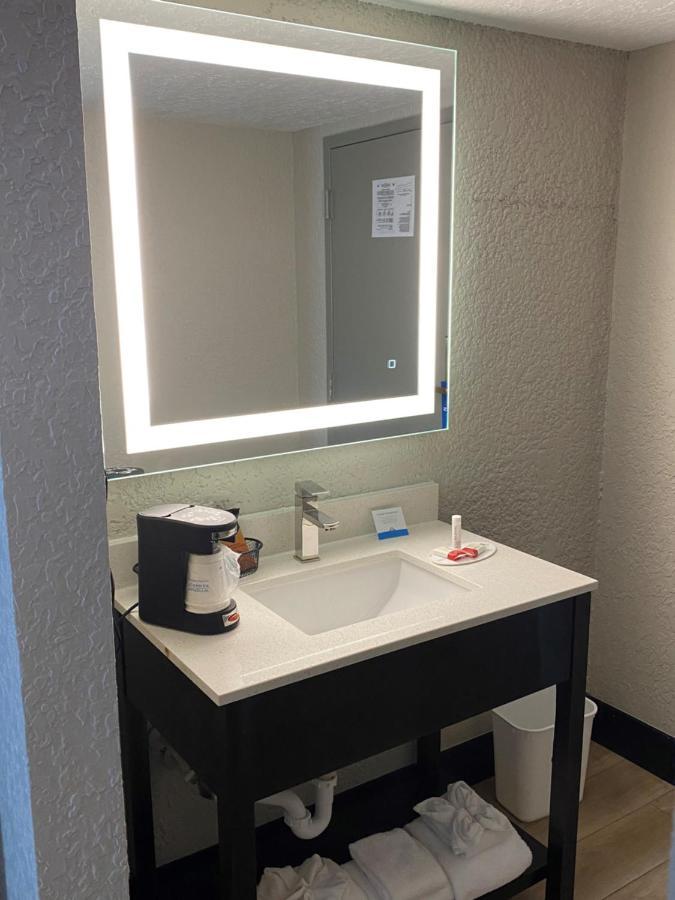 Days Inn by Wyndham Fort Pierce Midtown Exterior foto