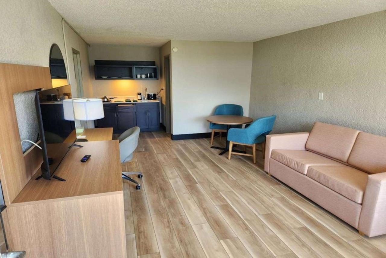 Days Inn by Wyndham Fort Pierce Midtown Exterior foto