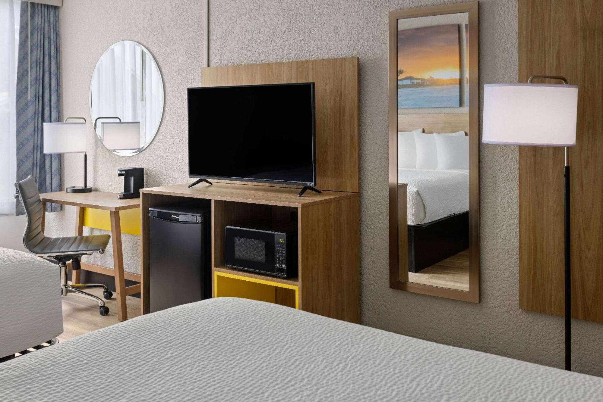 Days Inn by Wyndham Fort Pierce Midtown Exterior foto