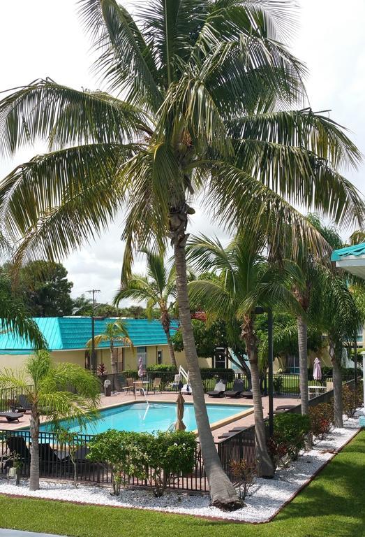 Days Inn by Wyndham Fort Pierce Midtown Exterior foto